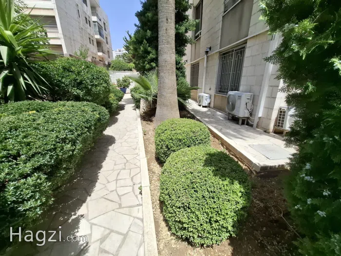 Unfurnished apartment for rent - Secondary Image 3