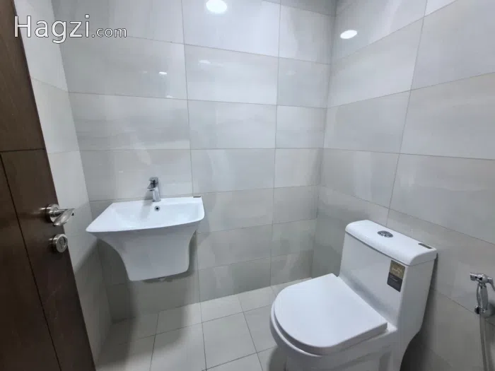 Unfurnished office for rent - Secondary Image 3