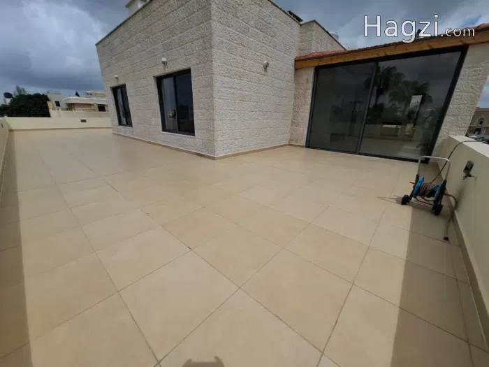 Furnished Roof to Rent 