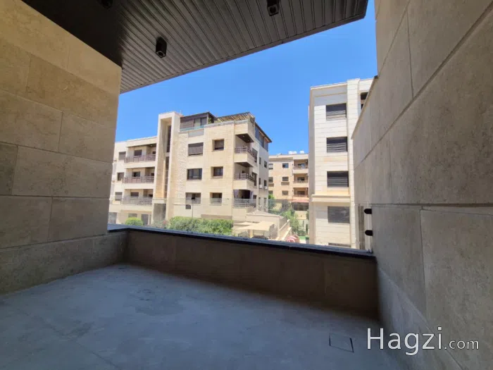 فرصة استثمارية بعائد ممتاز: شقة طابق أول فاخرة في أرقى مناطق عبدون - Secondary Image 3