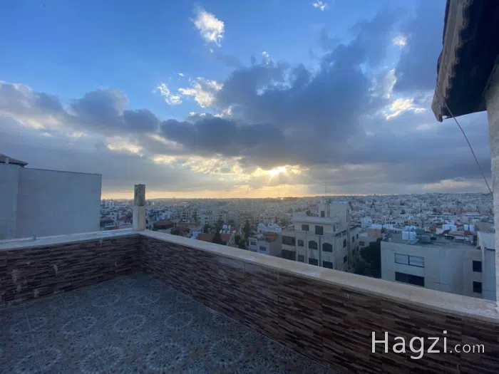 Roof Apartment for sale in Um Uthaina Roof Apartment for sale in Um Uthaina