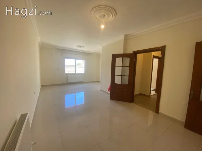 Unfurnished apartment to Rent  - Secondary Image 2