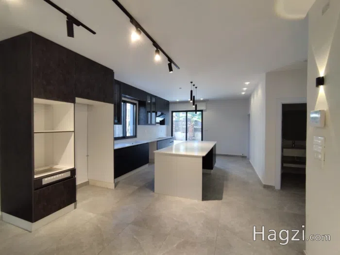 Unfurnished villa for rent in the heart of Abdoun - Secondary Image 2