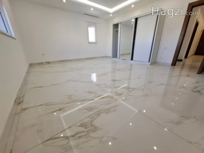 Unfurnished apartment to Rent - Secondary Image 2