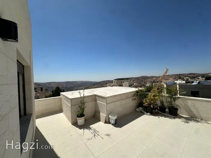 Unfurnished apartment for rent in Al Kursi