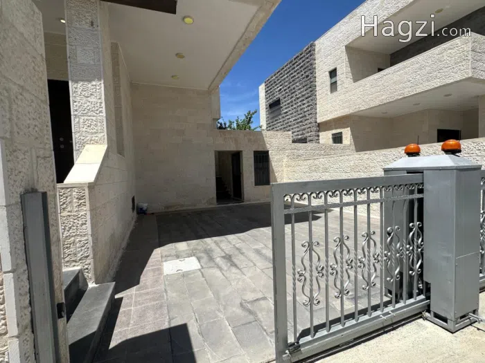 Villa for sale in Airport Road