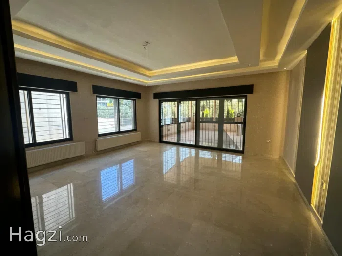 Unfurnished apartment for rent in Dahyet Al Nakheel Unfurnished apartment for rent in Dahyet Al Nakheel