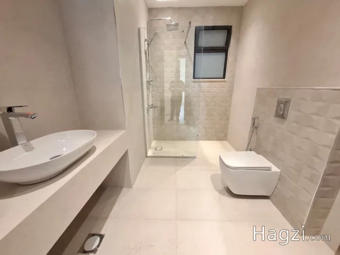 Unfurnished Apartment For Sale - Secondary Image 3