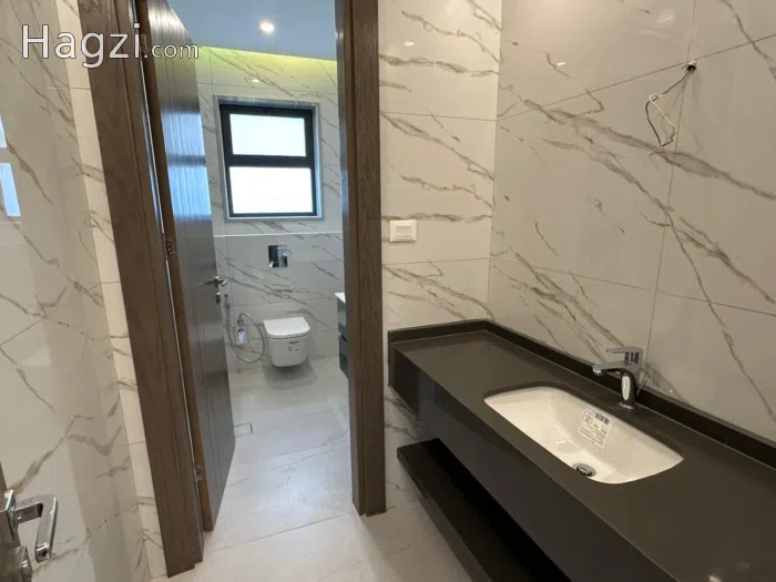 Unfurnished aparment for Sale in Dahyet Al Nakheel - Secondary Image 2