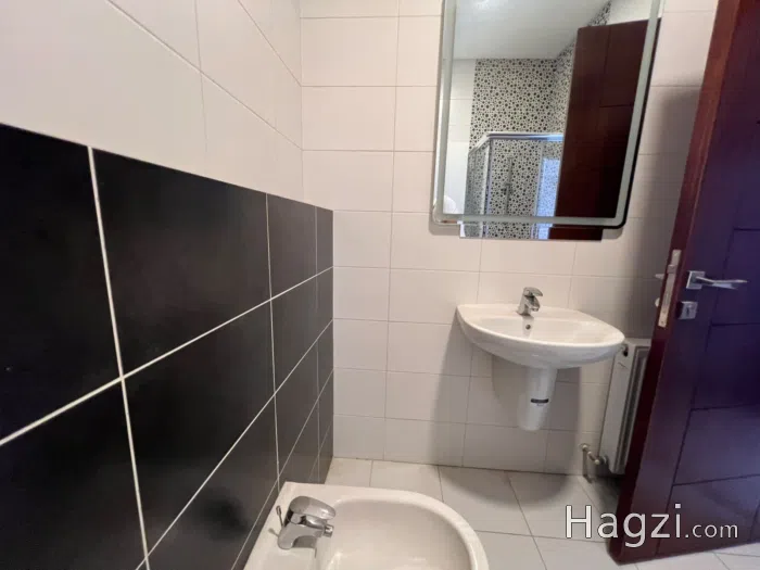 Three bedroom apartment for rent - Secondary Image 2
