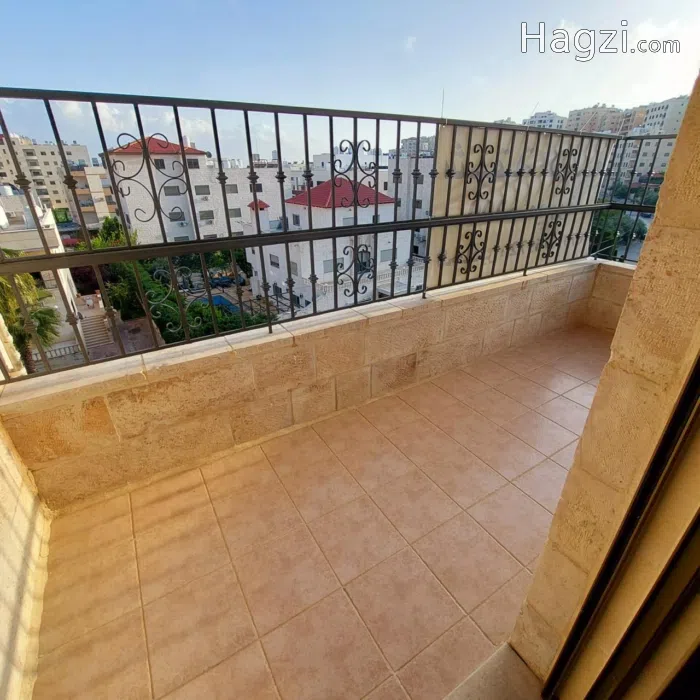 Three bedroom apartment for sale - Secondary Image 1