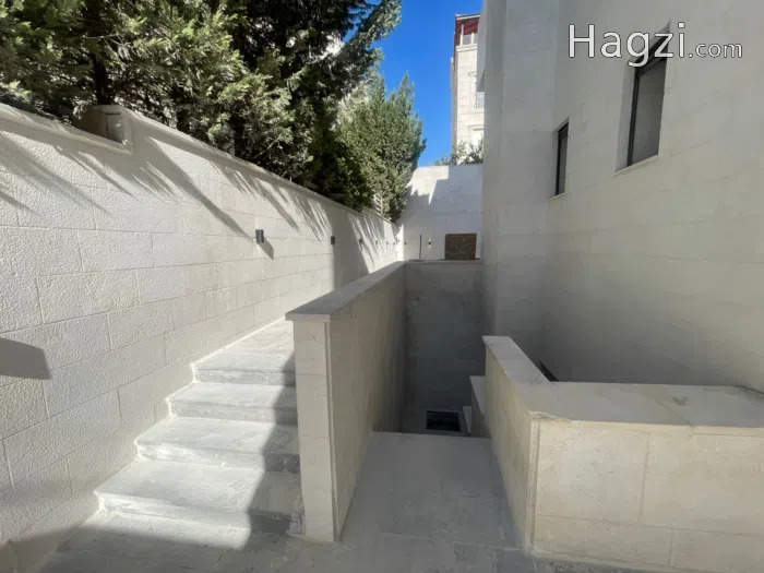 villa & palaces for sale - Secondary Image 1