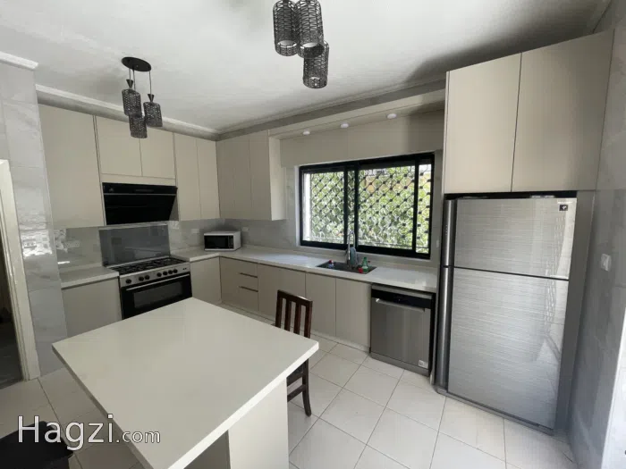 Semi attached villa for rent in Swefiyeh