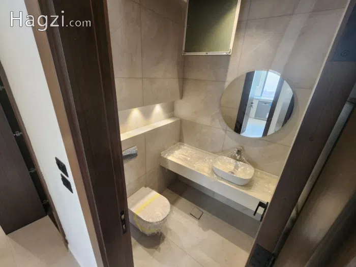 Unfurnished apartment for rent - Secondary Image 2