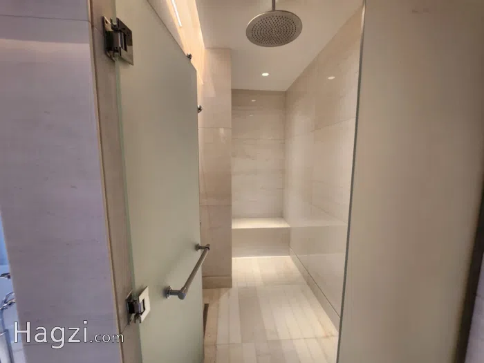 Stunning property in Ritz Carlton - Secondary Image 3