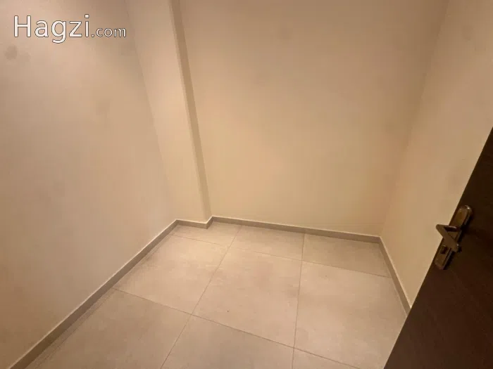 Office For rent in 4th Circle - Secondary Image 3