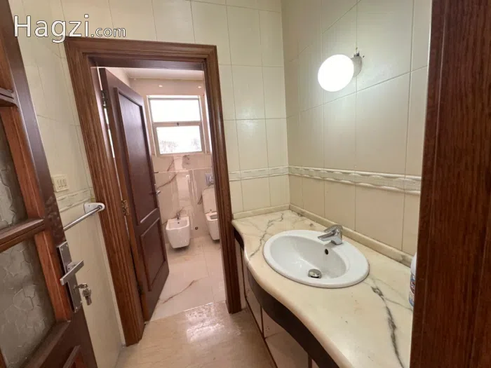 Unfurnished Villa for rent Deir Ghbar - Secondary Image 3