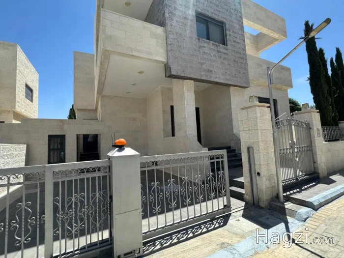 Villa for sale in Airport Road