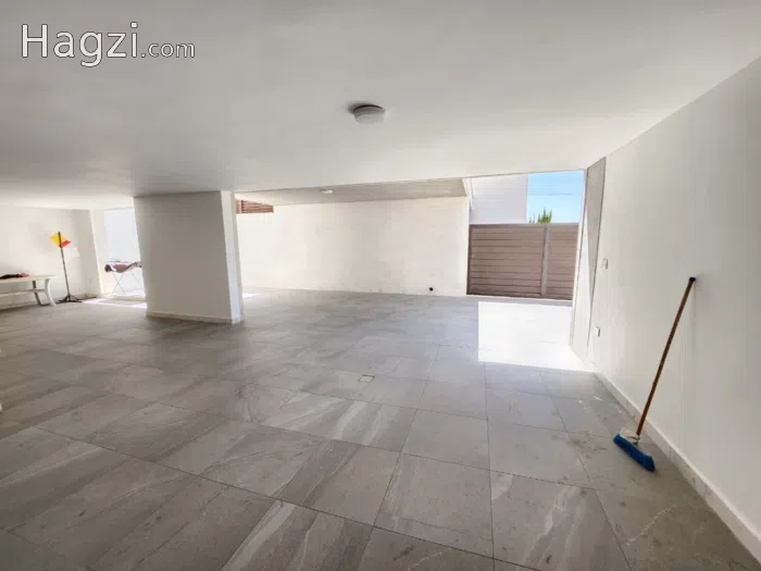 villa & palaces for sale - Secondary Image 1