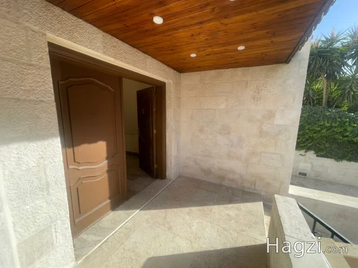 Apartment for rent in Deir Ghbar