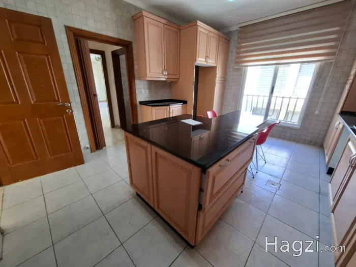 Unfurnished apartment to Rent  - Secondary Image 1