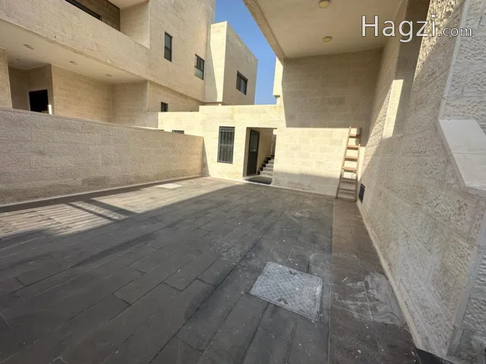Villa for sale in Airport st. - Secondary Image 1