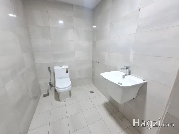 Unfurnished office for rent - Secondary Image 2