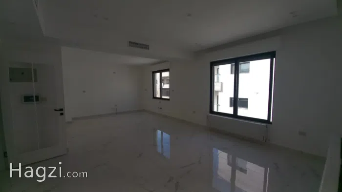 Apartment for sale in Um Uthaina
