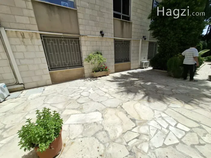 Unfurnished apartment for rent - Secondary Image 2