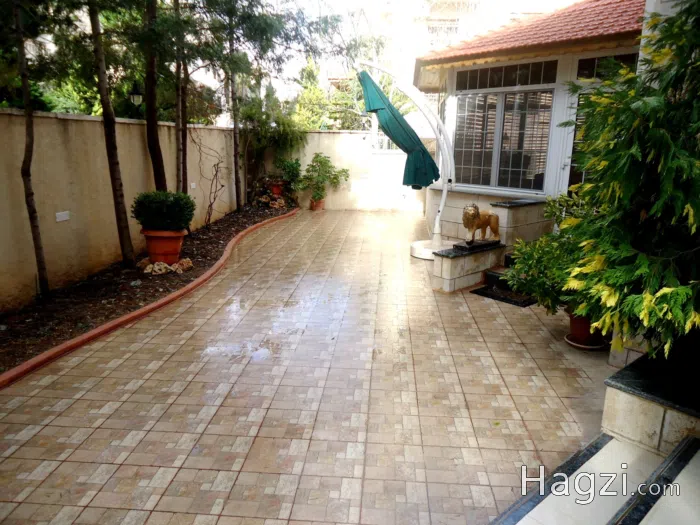 5 Bedroom part of a Villa for rent  - Secondary Image 1