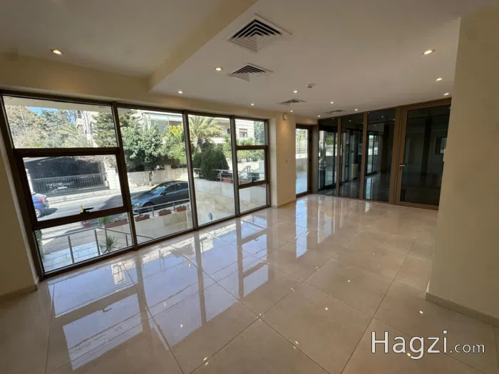 Office For rent in 4th Circle - Secondary Image 1