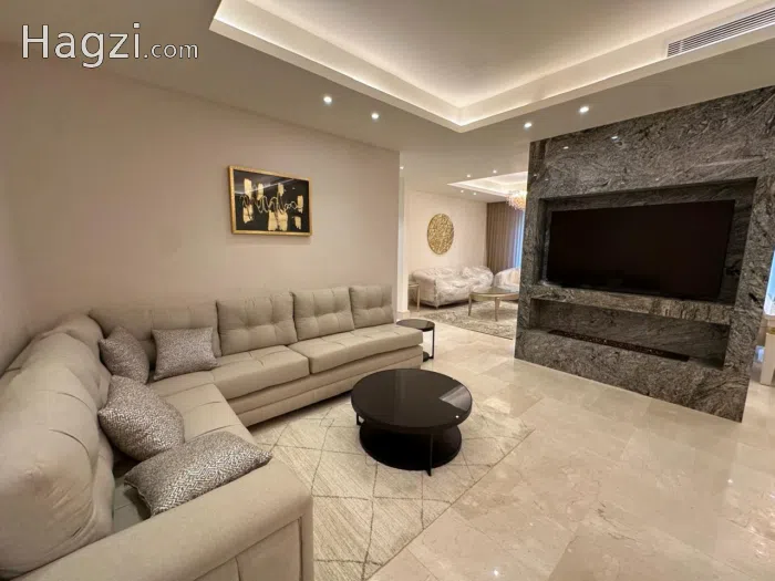 Six bedroom Apartment