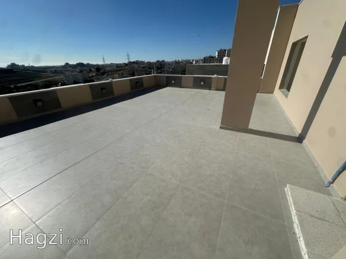 Last floor apartment & Roof for sale in Airport Road 
