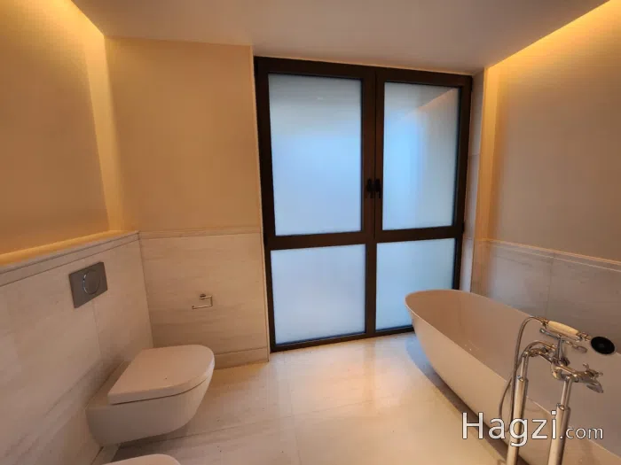Stunning property in Ritz Carlton - Secondary Image 2