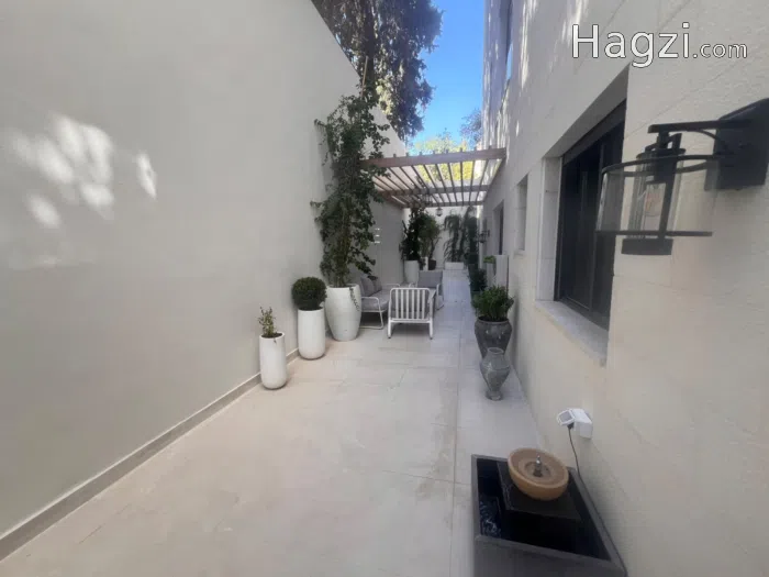 Elegant 2-Bedroom Apartment with Master Suite - Secondary Image 2