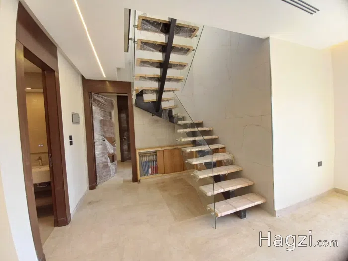 Four Bedrooms Apartment for sale in Deir Ghbar - Secondary Image 2