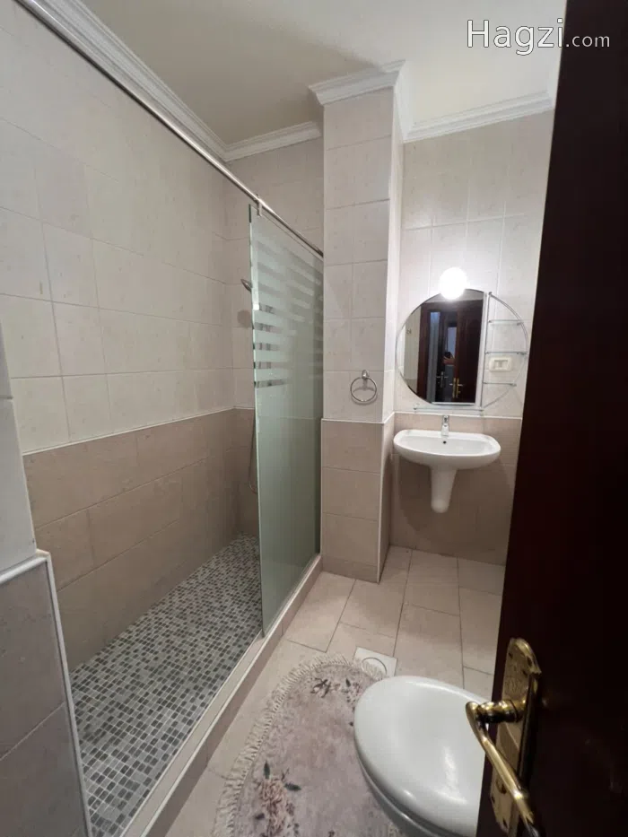 Three bedroom apartment for rent - Secondary Image 2