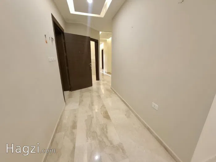 Spacious Apartment with Views for Rent in Prime Al-Kursi (235 sq. m) - Secondary Image 3