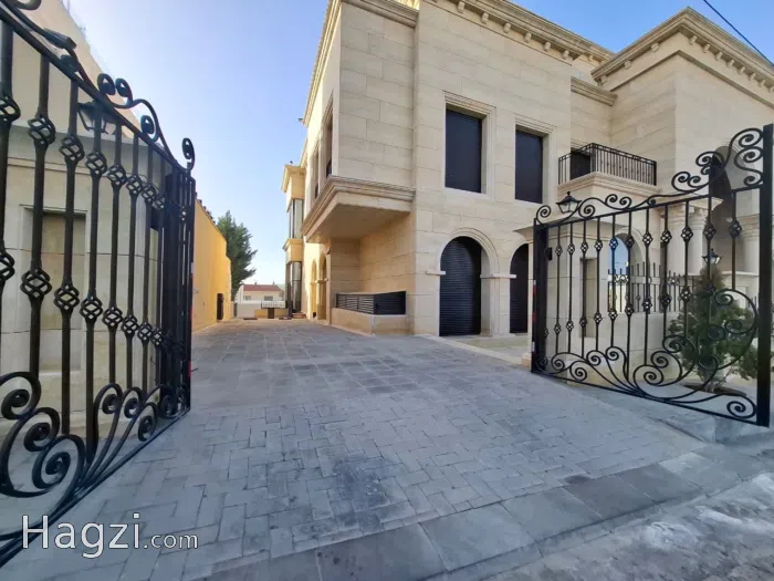 Villa  for sale  - Secondary Image 1