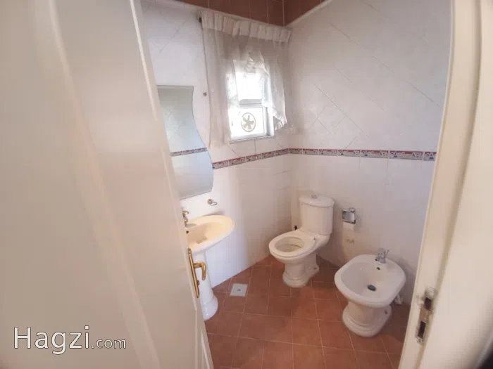 Four Bedrooms Apartment for rent in Deir Ghbar - Secondary Image 3