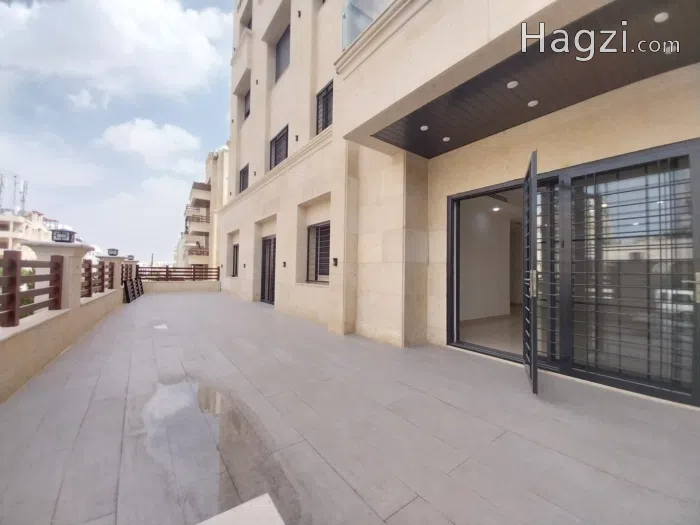 Apartment for rent in um el summaq 