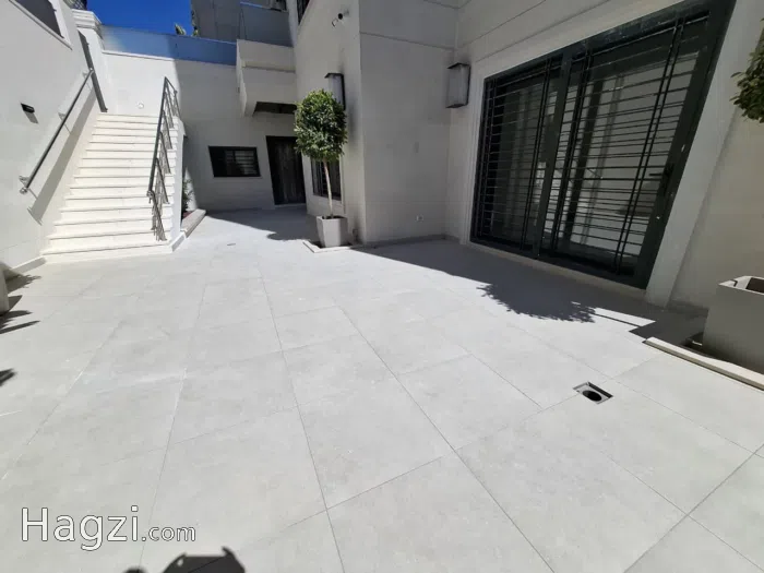 Unfurnished apartment to Rent