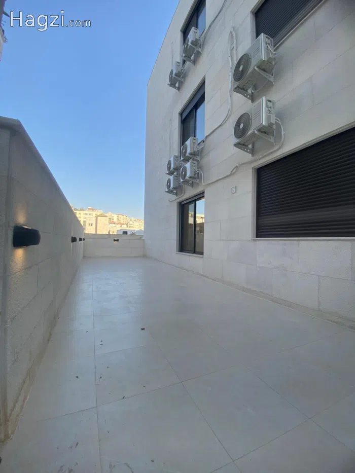 Unfurnished apartment for rent 