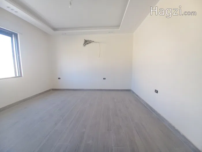 Apartment For Sale In Um Al Summaq - Secondary Image 1