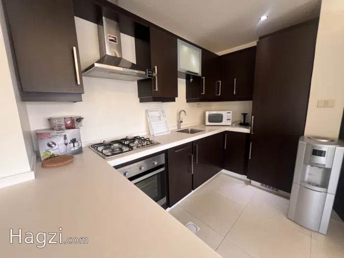 Elegant 2-Bedroom Apartment with Master Suite - Secondary Image 2