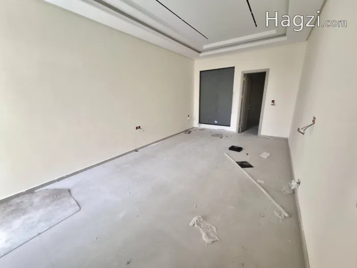 Unfurnished apartment for rent - Secondary Image 2
