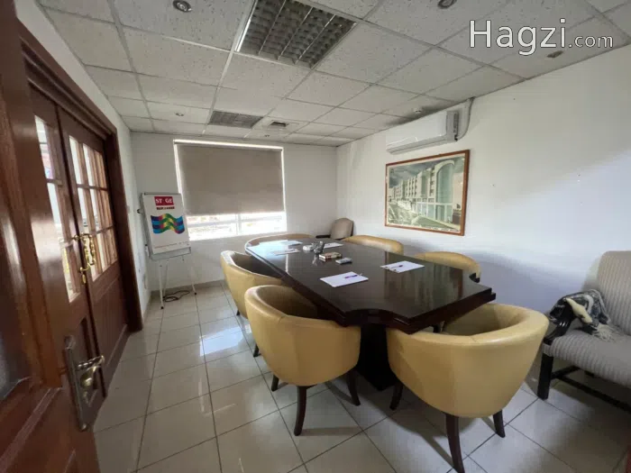 Office for rent in Shmesani 200 meter