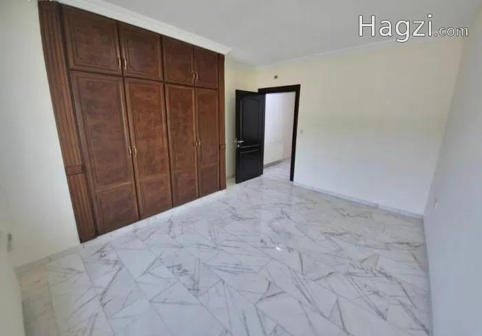 Unfurnished apartment to Rent  - Secondary Image 2