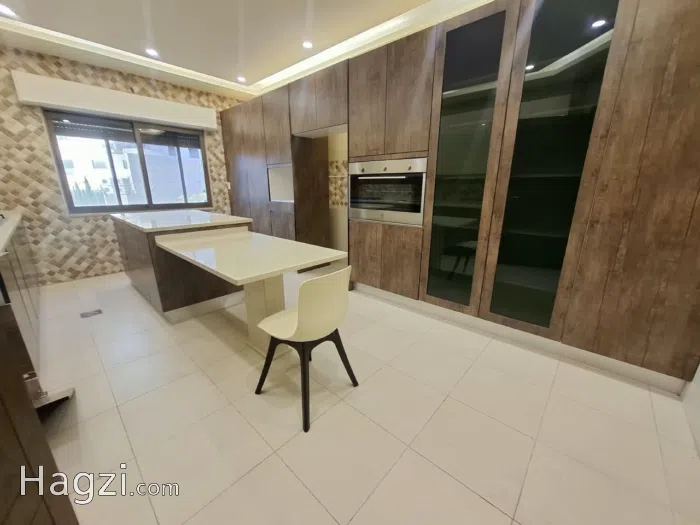 Spacious Apartment with Views for Rent in Prime Al-Kursi (235 sq. m) Spacious Apartment with Views for Rent in Prime Al-Kursi (235 sq. m)