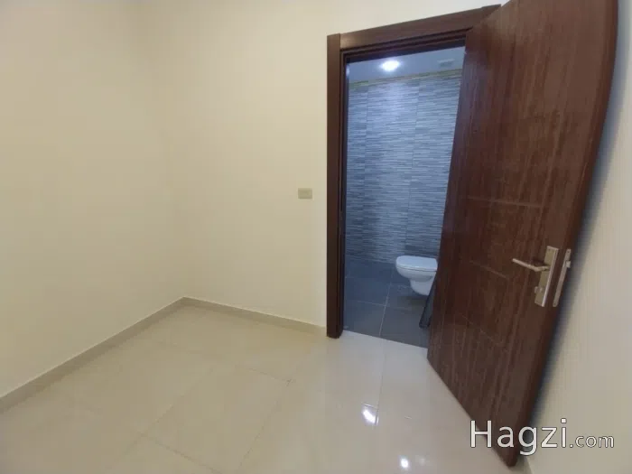 Unfurnished apartment to Rent  - Secondary Image 1